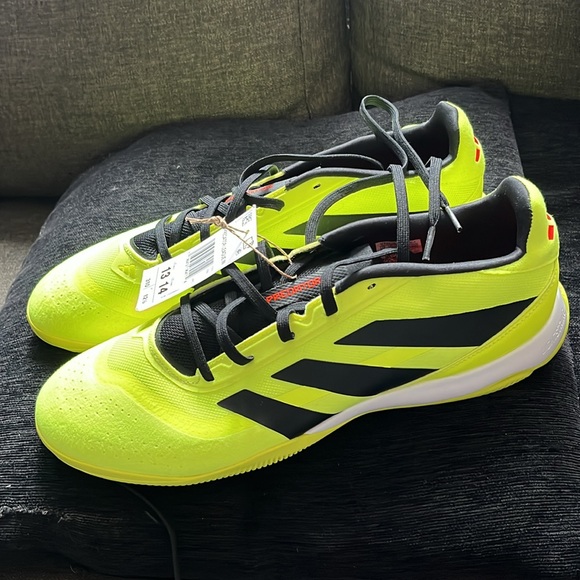 Adidas Predator’s size 13 mens - Picture 2 of 8